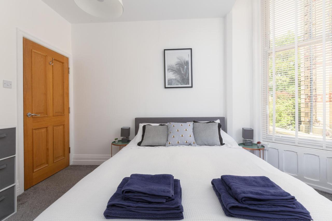 Charles Alexander Short Stay - Clifton Drive Beach Retreat Lytham St Annes Exteriör bild