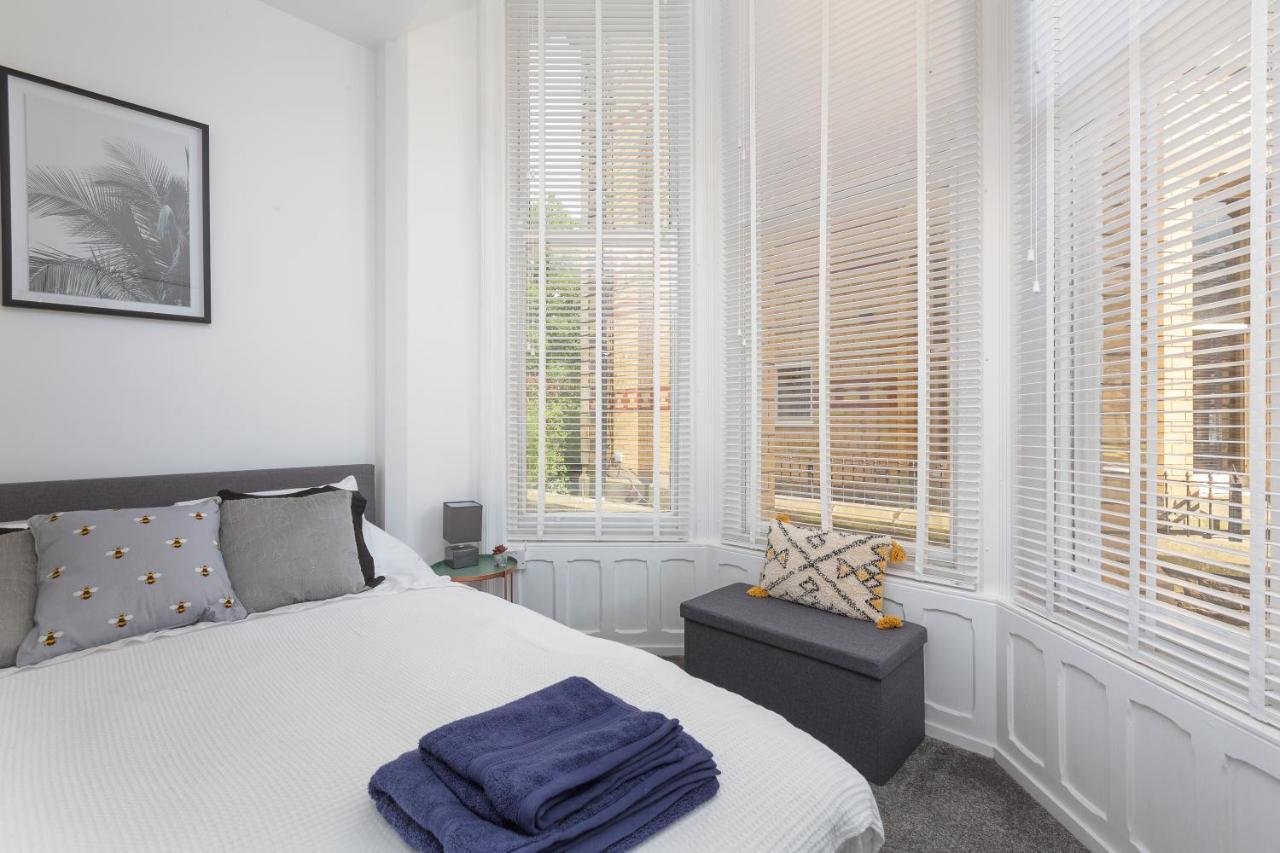 Charles Alexander Short Stay - Clifton Drive Beach Retreat Lytham St Annes Exteriör bild